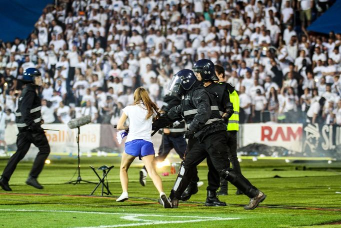 FNL, Baník-Opava: fanoušci Baníku na hřišti