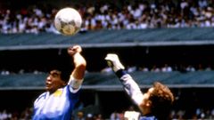MS 1986, Argentina - Anglie: Diego Maradona a Peter Shilton