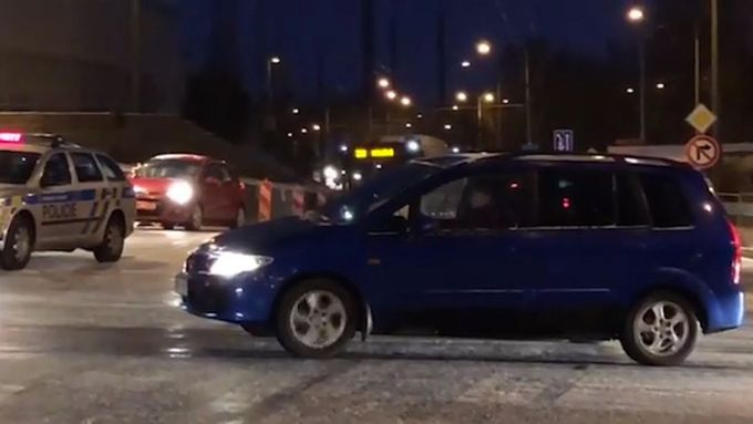Místo silnic kluziště. České řidiče ve středu večer potrápila ledovka