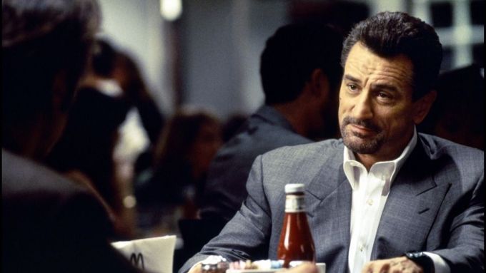 Al Pacino a Robert De Niro ve filmu Nelítostný souboj.
