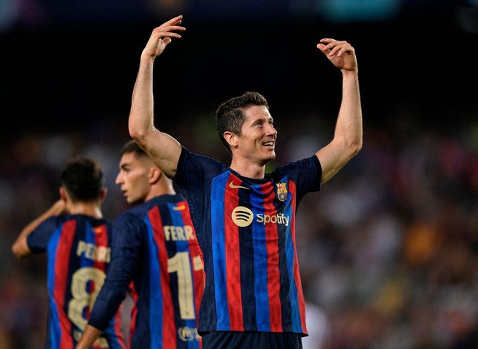 Robert Lewandowski slaví gól v zápase LM Barcelona - Viktoria Plzeň