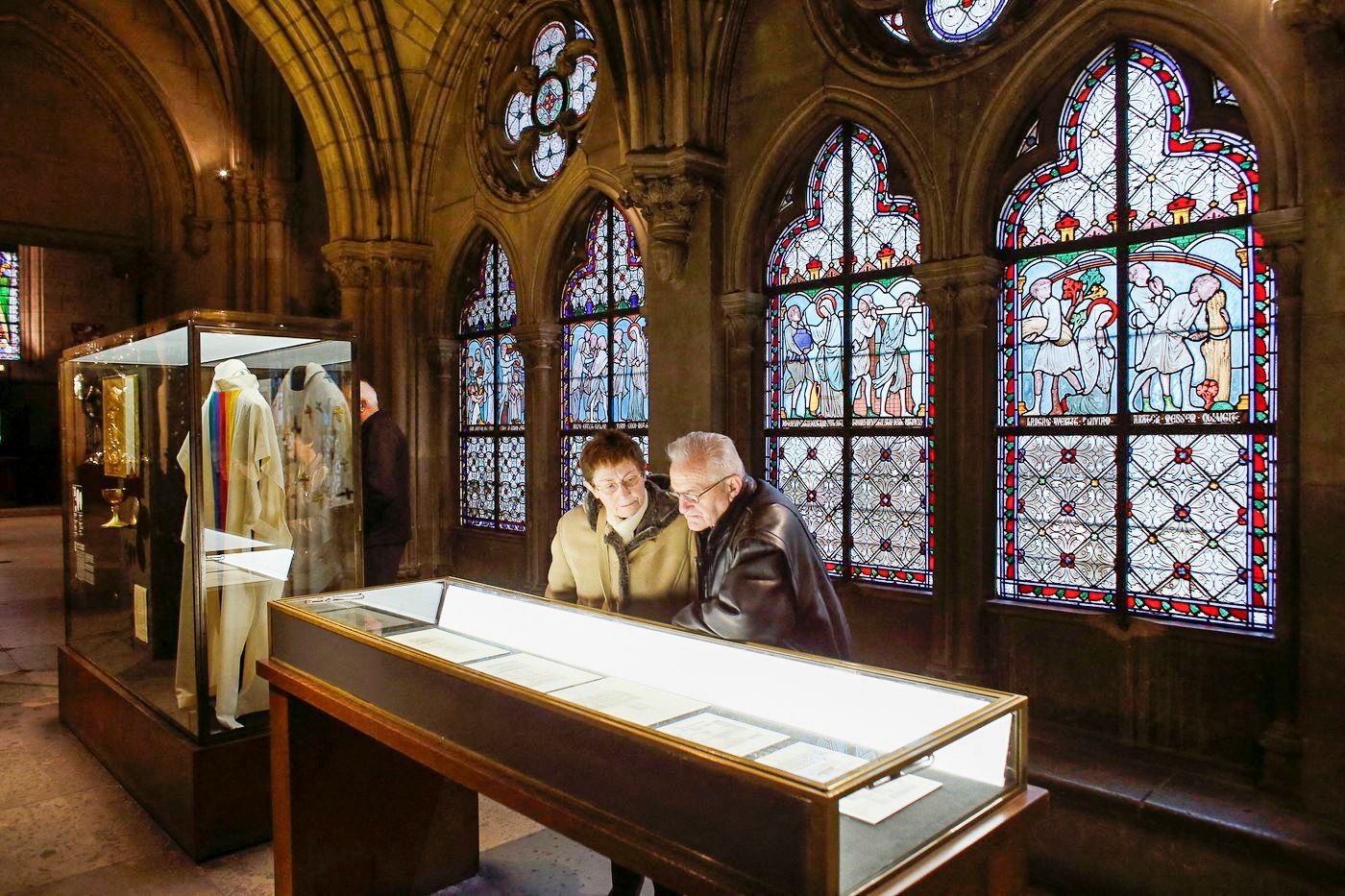 Katedrála Notre-Dame, Notre Dame, Paříž, historie, Zahraničí