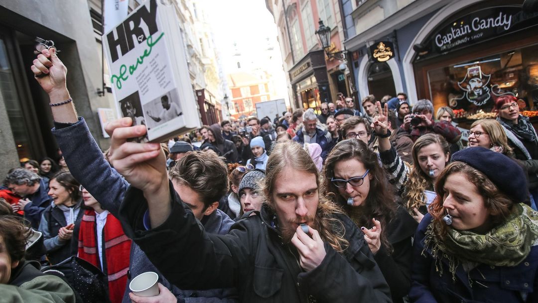 Studentská výstražná stávka Vyjdi ven! - zpovědi studentů, protesty u DAMU a u Národního divadla