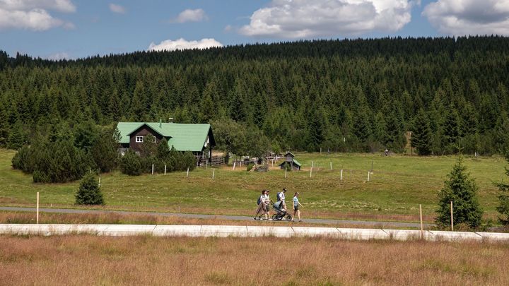 Obrazem: Krásu Jizerských hor kazí odpadky a exkrementy. Nevychovanců přibývá; Zdroj foto: Jakub Plíhal