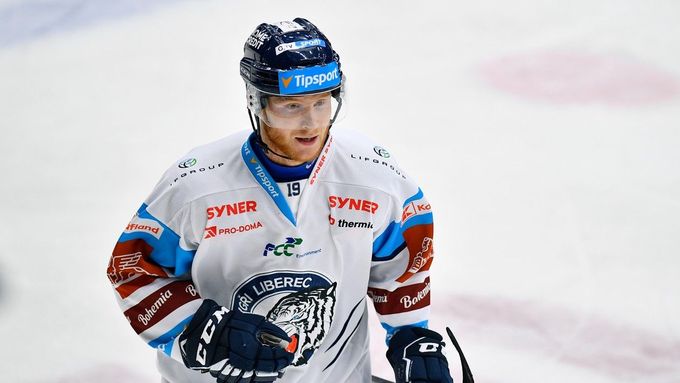 Liberecký hokejový útočník Oscar Flynn.