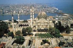 Istanbul spojuje dvě odlišné civilizace