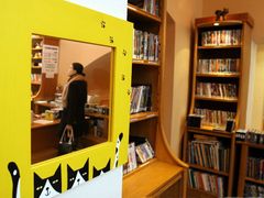 Knihkupectví a videopůjčovna Ruský salón v Praze na Vinohradech