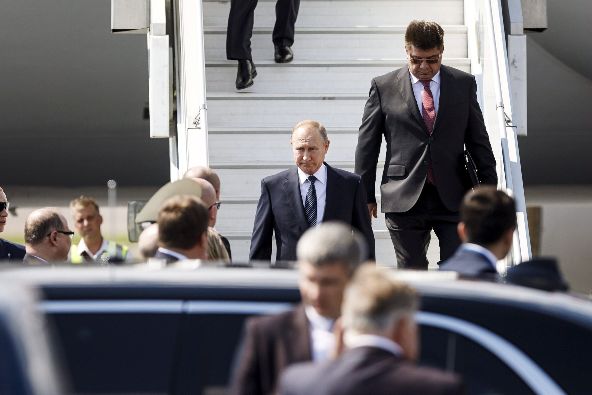 Ruský prezident Vladimir Putin přistál v Helsinkách na summitu s Donaldem Trumpem.