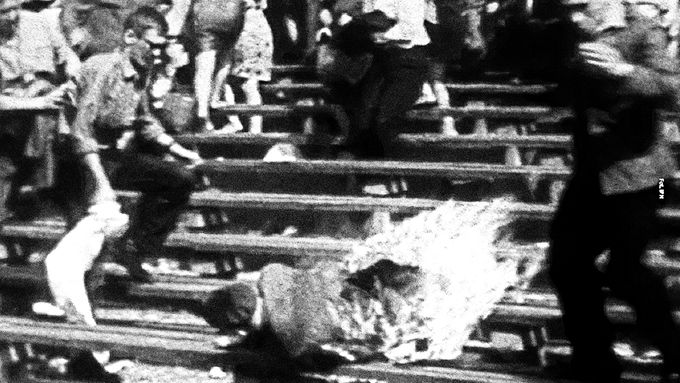 Obrazem: "Křik umírajícího svobodného člověka!" Před 55 lety se upálil Ryszard Siwiec