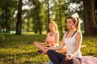 6 důvodů, proč začít konečně cvičit jógu: Pomůže zhubnout, zklidnit se i omládnout
