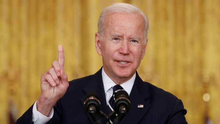 V případě dalšího napětí kolem Ukrajiny přijde tvrdá odpověď, varoval Biden Putina; Zdroj foto: Reuters