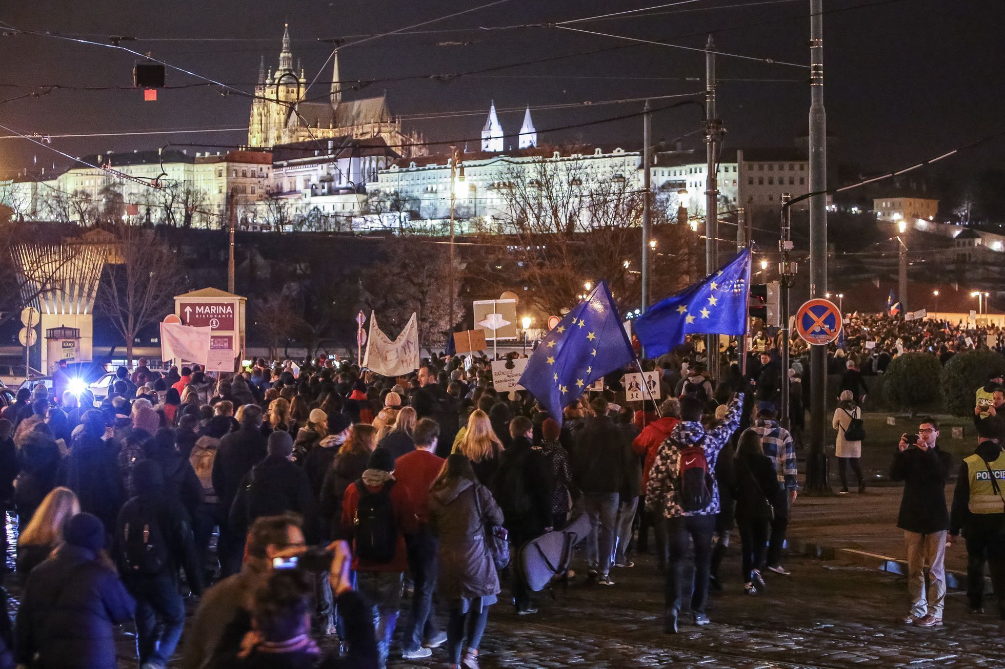 Oslava inaugurace Zemana a demonstrace za svobodná média na Václavském náměstí, Praha, 15.3.2018