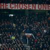 Manchester United - Manchester City (fanoušci United opouštějí místa)