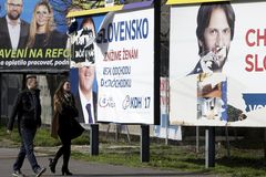 Na Slovensku volí nové poslance. Podle průzkumů přijde Ficova strana o většinu