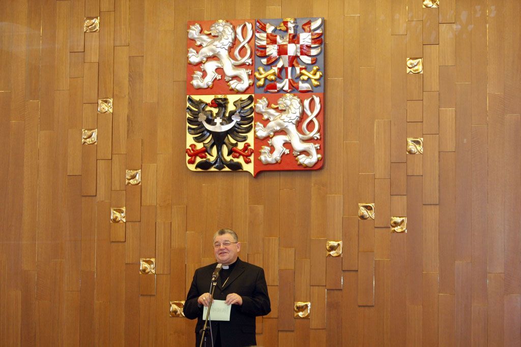 Arcibiskup požehnal poslancům
