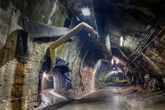 Geologický průzkum pro metro D - lokalita PAD4 na rohu ulic Na Strži a Budějovické u budovy České pošty.