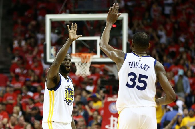 Draymond Green a Kevin Durant v play off 2018