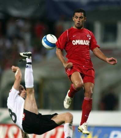 Dynamo Bukurešť - Hibernians: Niculescu a Buzurovič