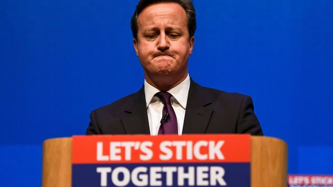 Imigrace bude jedním z hlavních témat britských parlamentních voleb. Její nárůst není pro Camerona dobrou zprávou.