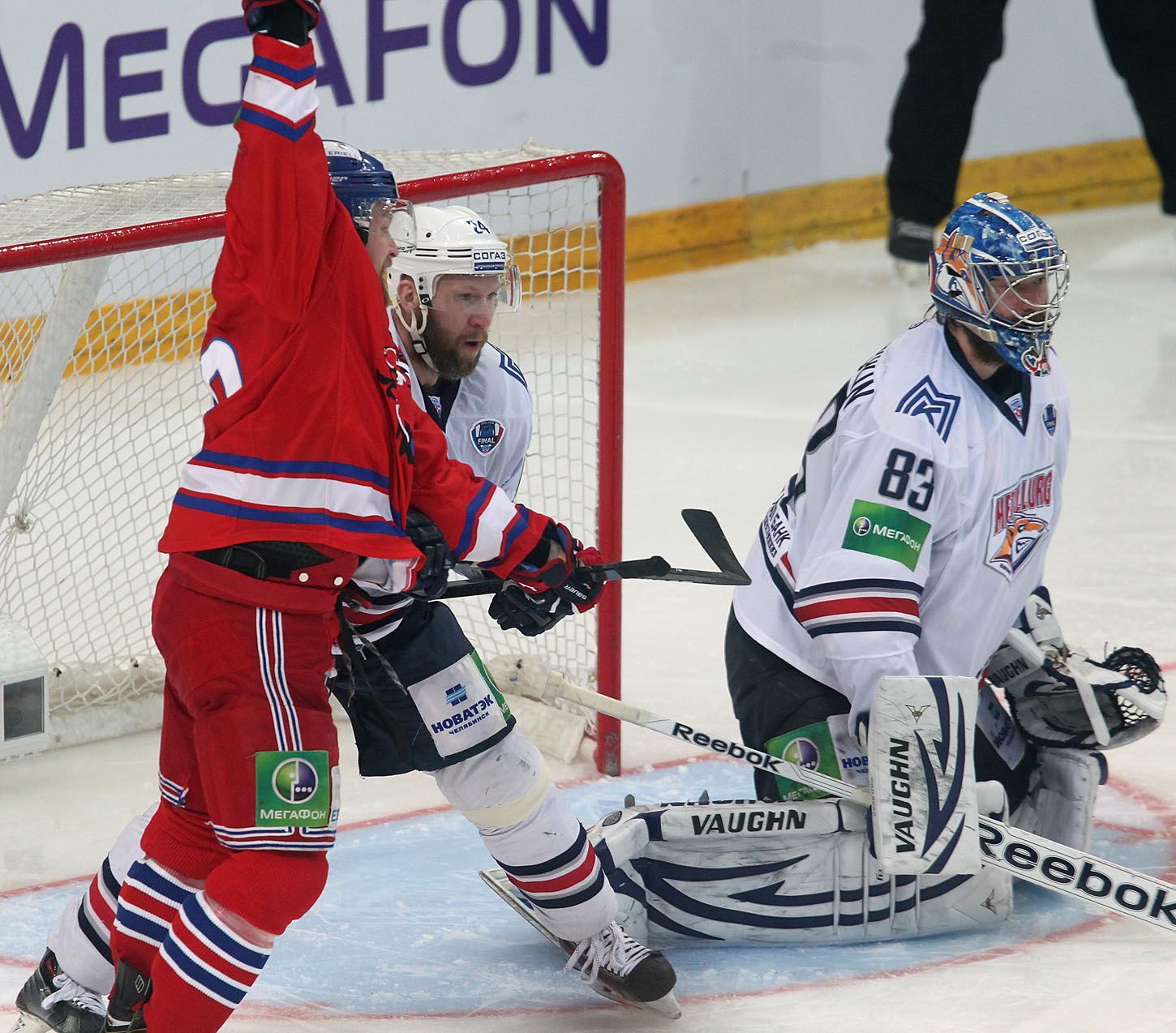 Finále KHL, Lev-Magnitogorsk: Petr Vrána - Vasilij Košečkin (83)