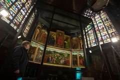 Gentský oltář je po renovaci. Část mistrovského díla bratří van Eycků stále chybí
