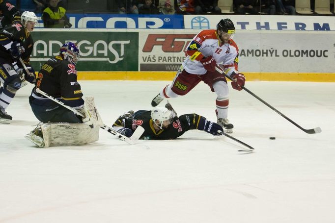 Baráž, Olomouc-Chomutov: Jan Knotek (12) - Miroslav Hanuljak