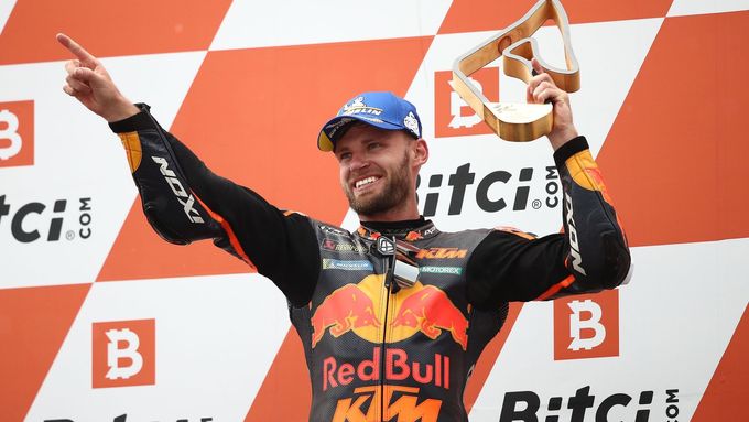 Brad Binder (KTM) slaví triumf ve Velké ceně Rakouska MotoGP 2021