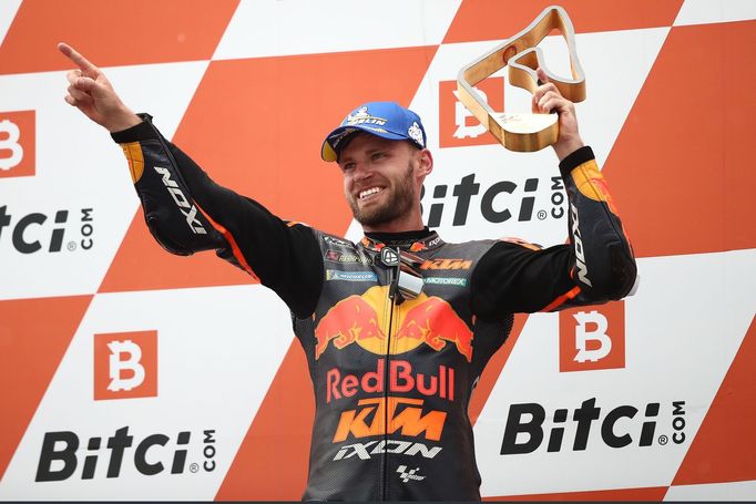 Brad Binder (KTM) slaví triumf ve Velké ceně Rakouska MotoGP 2021