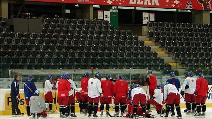 Čeští hokejisté se připravují na Švédsko