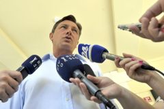 První kolo prezidentských voleb ve Slovinsku vyhrál Pahor