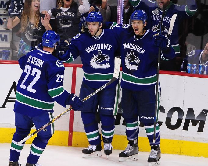 NHL: Anaheim Ducks at Vancouver Canucks (Sedin, Vrbata, Andersen)