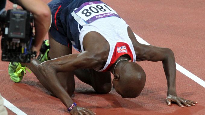 Mo Farah získal na olympiádě v Londýně dvě zlaté v běhu na 5000 a 10000 metrů.