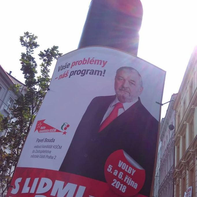 "Vaše problémy - náš program!" říkají komunisté.