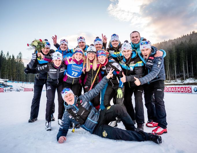 biatlon, SP 2018/2019, Pokljuka, vytrvalostní závod žen, oslava třetího místa Markéty Davidové