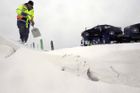 V Srbsku uvízlo kvůli sněhu tisíc lidí, hlášeni mrtví