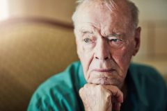 Jak spíte, tak stárnete. Vědci odhalili varovný signál alzheimera