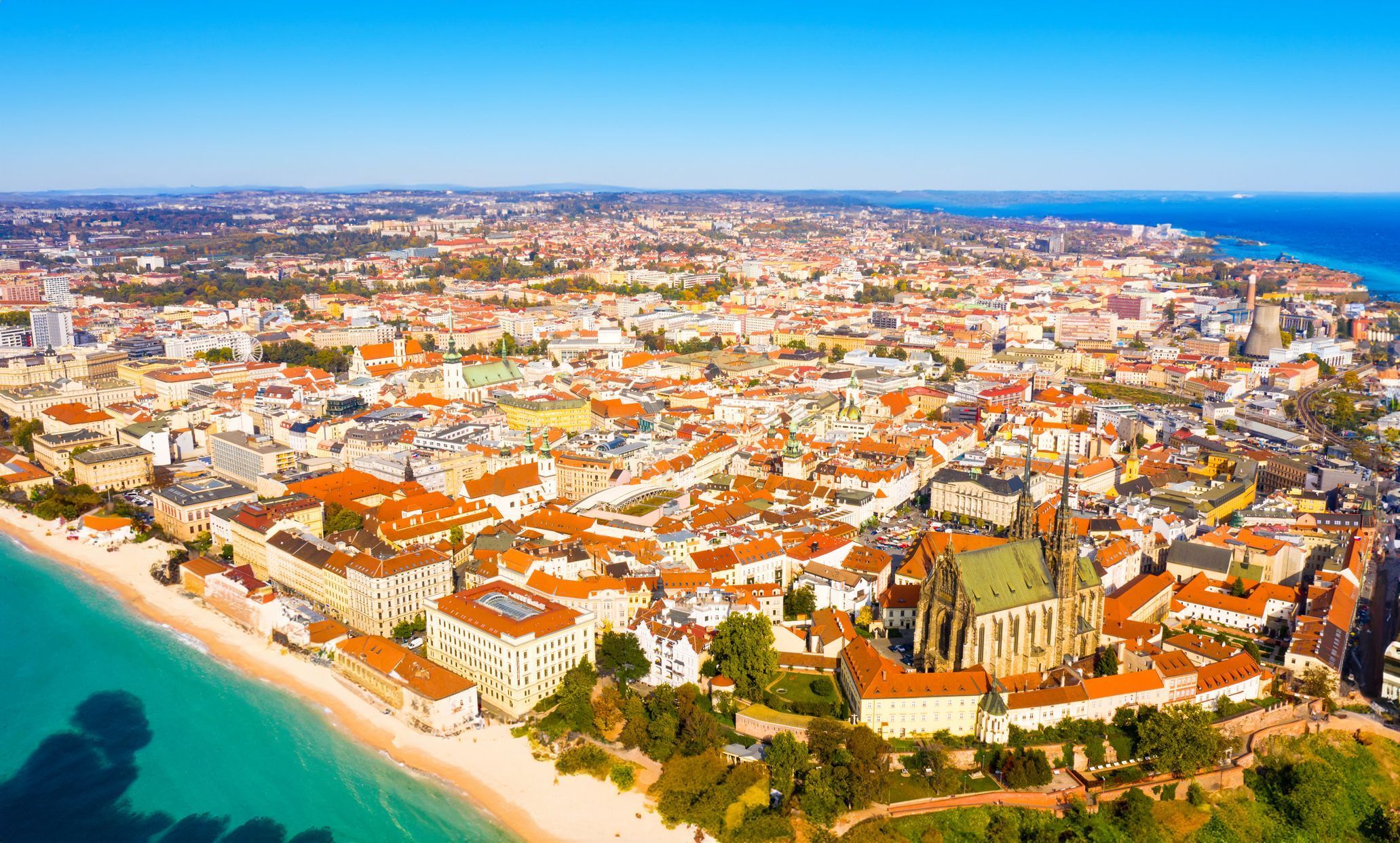 Jak by to vypadalo, kdyby Česko mělo své moře, koláž, umělá inteligence, fikce, moře, Česko, Magazín