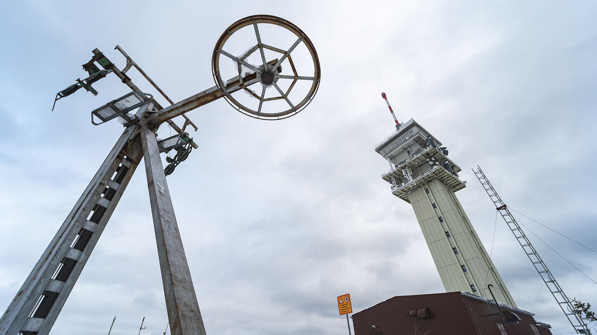 Koronavirus, leden 2021 - prázdné sjezdovky v Krušných horách, Klínovec