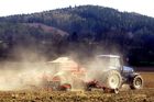 Deště zemědělcům nestačí. Desetinu Česka nadále trápí extrémní sucho