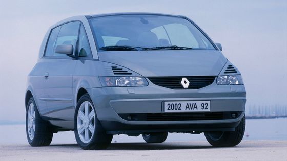 Renault Avantime byl francouzský pokus o nezvyklého luxusního křížence MPV a kupé. Úspěchem neskončil.