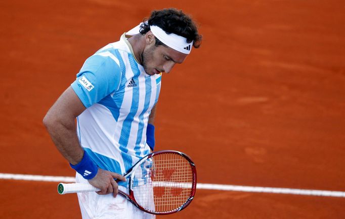 Argentinský tenista Juan Mónaco v prvním semifinálovém utkání Davis Cupu 2012 s Čechem Tomášem Berdychem.