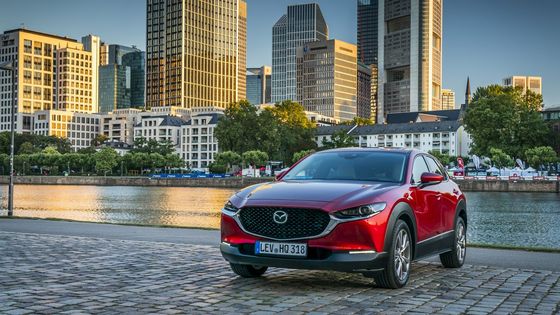 Řídit ho má být stejně přirozené jako chůze. Test nového SUV Mazda CX-30