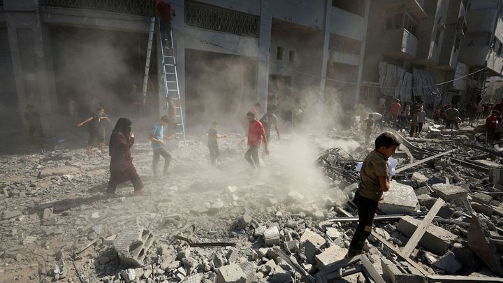 Reuters
