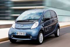 Éru elektroaut u nás na jaře odstartují ČEZ a Peugeot
