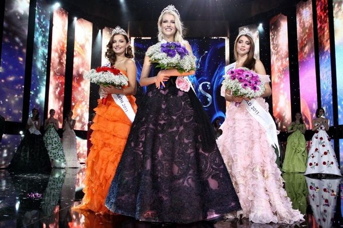 Česká Miss 2011 - Šárka Cojocarová, Jitka Nováčková a Denisa Domanská