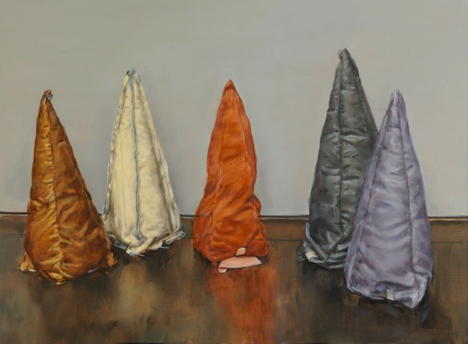 Michaël Borremans: Barevné kužely, 2019, olej na plátně, 88 x 120 cm