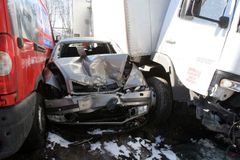 Hromadná nehoda na čtyři hodiny zavřela D8 u Lovosic