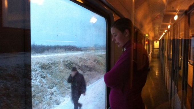 Obrazy z kalamity: Noc strávená ve vlaku, vše je dnes naruby