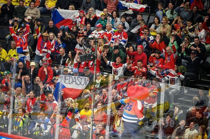 Čeští fanoušci během čtvrtfinále MS 2025 Česko - Švédsko