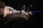 Nedaleko Düsseldorfu se srazil expres s nákladním vlakem. Místní hasiči mluví o desítkách zraněných